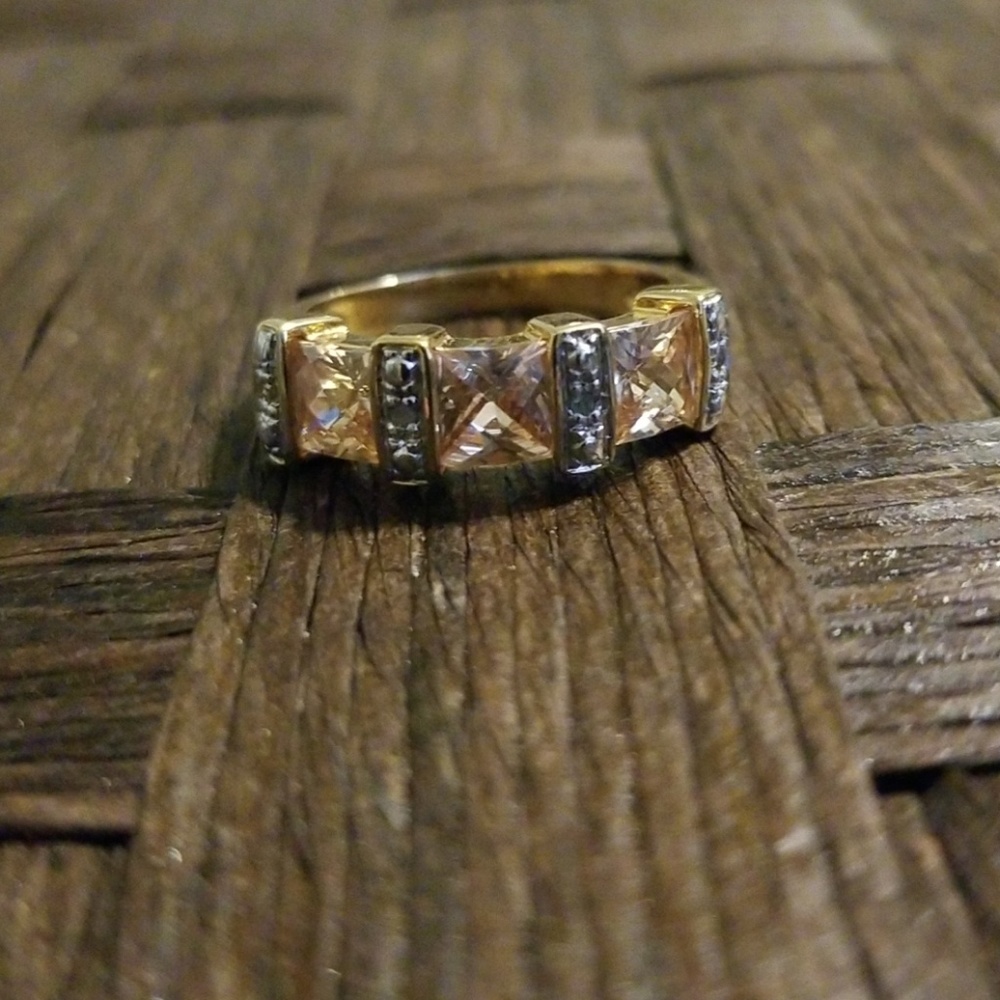 Ring - Picture 4 of 8